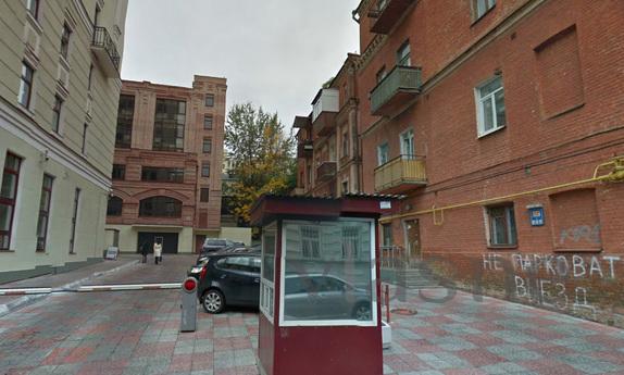 Трёхкомнатная квартира в центре, Киев - квартира посуточно