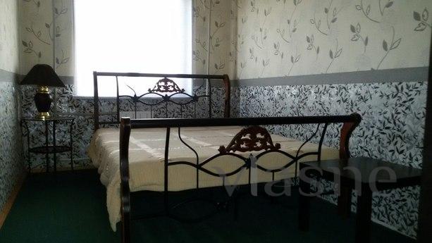 A cozy three-room apartment near the Moscow railway station,