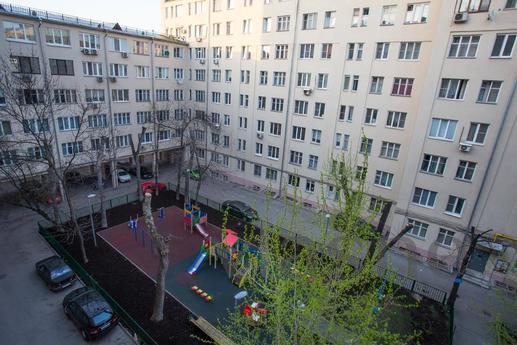 Уютная 2 комнатная квартира в центре, Москва - квартира посуточно