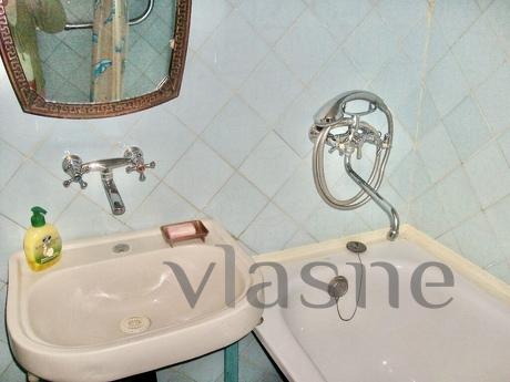 BUL'.V. SHEVCHENKO, 243, CENTER. A typical apartment in the 