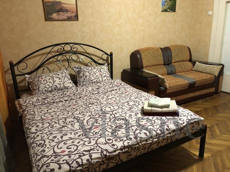 3 bedroom apartment in the center, Cherkasy - apartment by the day