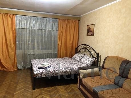 3 bedroom apartment in the center, Cherkasy - apartment by the day