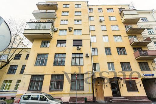 Daily street Staropimenovsky lane, Moscow - apartment by the day