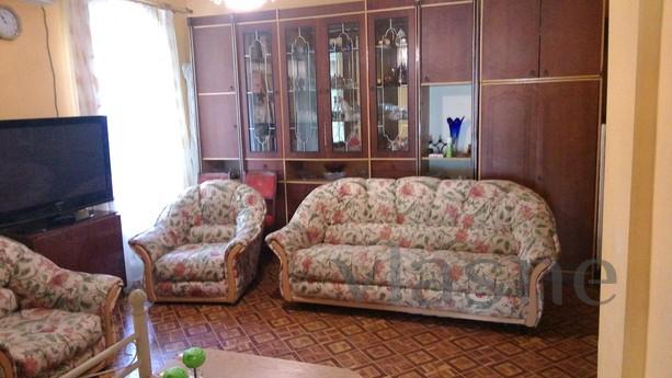 3 rooms 7 full beds (2 + 2 + 2 + 1) and a sofa bed, there is