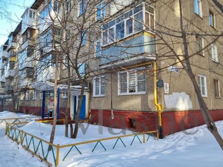 2-room apartment on Gagarina, Zlatoust - apartment by the day