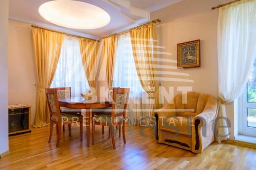 Daily Cottage Village "South Legen, Yalta - apartment by the day