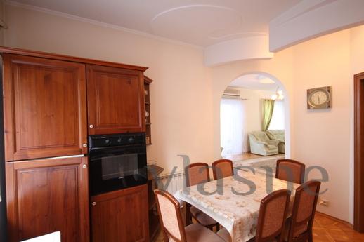 Daily Cottage Village "South Legen, Yalta - apartment by the day