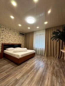 Daily rent 3-room apartment in Pechersk, Lesi Ukrainky, Kyiv - apartment by the day