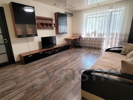 Daily rent 3-room apartment in Pechersk, Lesi Ukrainky, Kyiv - apartment by the day