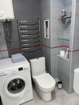 Daily rent 3-room apartment in Pechersk, Lesi Ukrainky, Kyiv - apartment by the day