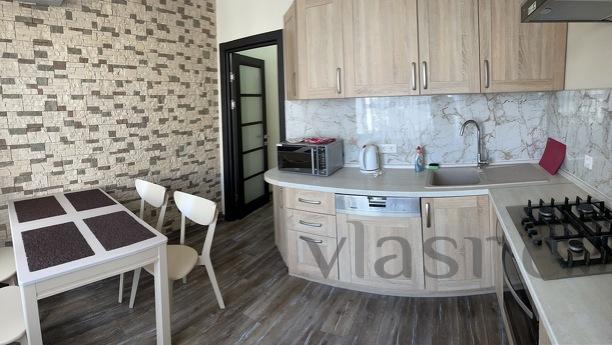 Daily rent 3-room apartment in Pechersk, Lesi Ukrainky, Kyiv - apartment by the day