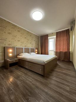 Podobovo, Lesi Ukrainki Boulevard (hospital, Kyiv - apartment by the day