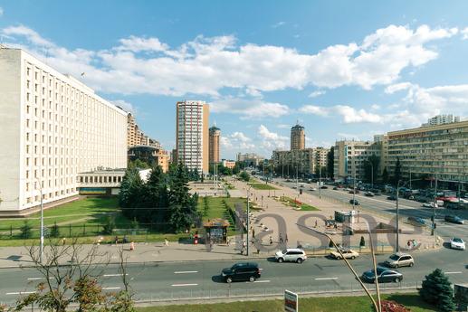 Podobovo, Lesi Ukrainki Boulevard (hospital, Kyiv - apartment by the day