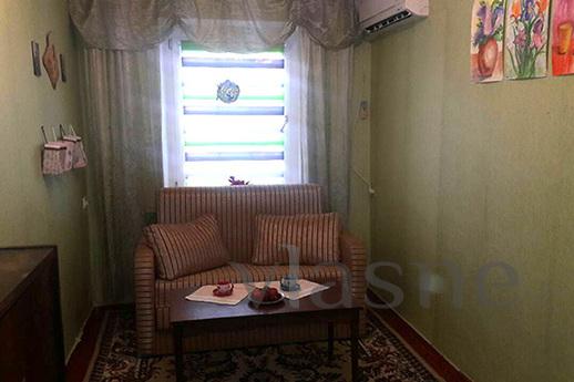 Cozy apartment in the center, Chernomorsk (Illichivsk) - apartment by the day