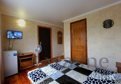 ZANDER. COZY HOUSE FOR TWO PERSONS, Sudak - apartment by the day