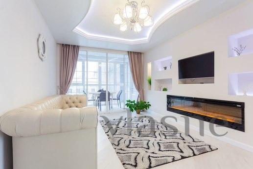 VIP-level apartment for daily rent in the center of Kiev. Tw