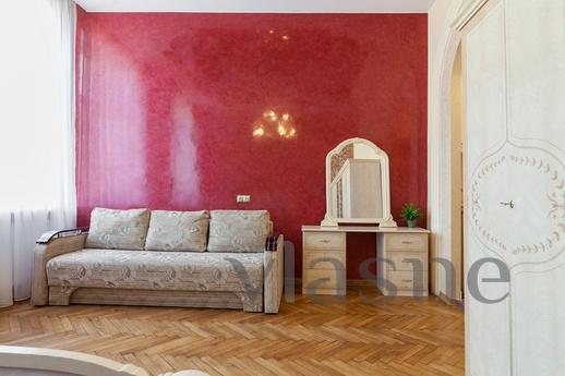 Cozy 1 bedroom apartment in the center, Lviv - apartment by the day