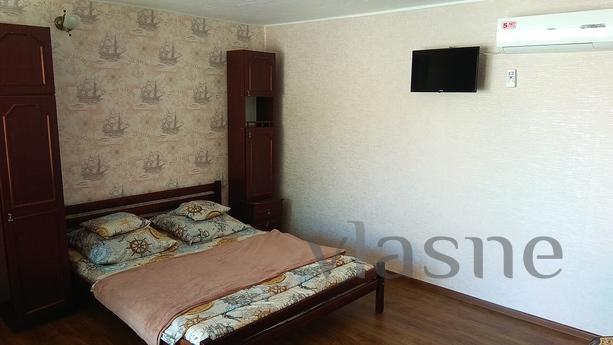 House with all amenities, all year round, Henichesk - apartment by the day