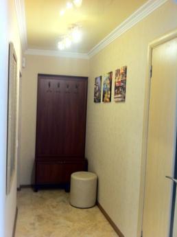 Beautiful 1-bedroom apartment near the m, Kharkiv - apartment by the day