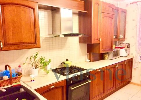 2 BR apartment, Kemerovo - apartment by the day