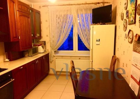 2 BR apartment, Kemerovo - apartment by the day