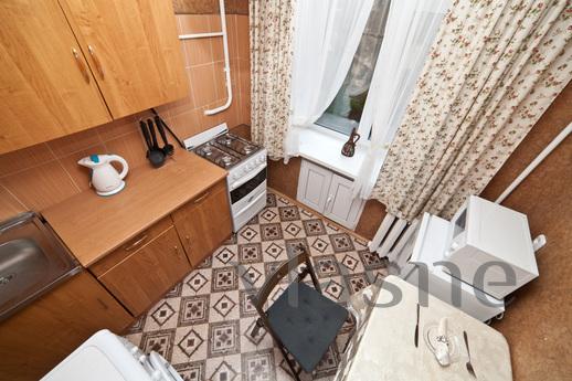 The apartment is at the railway station!, Yekaterinburg - apartment by the day