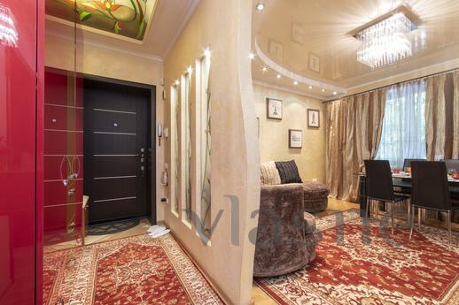 Exquisite 2 bedroom apartment, Almaty - apartment by the day