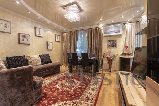 Exquisite 2 bedroom apartment, Almaty - apartment by the day