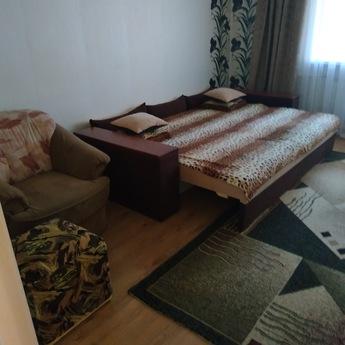 3 bedroom apartment in a residential are, Chernomorsk (Illichivsk) - apartment by the day