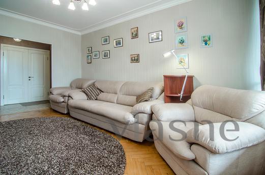 Retro style apartment in the city center, Kyiv - apartment by the day