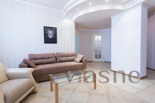 Apartment in the center of Kharkov, Kharkiv - apartment by the day