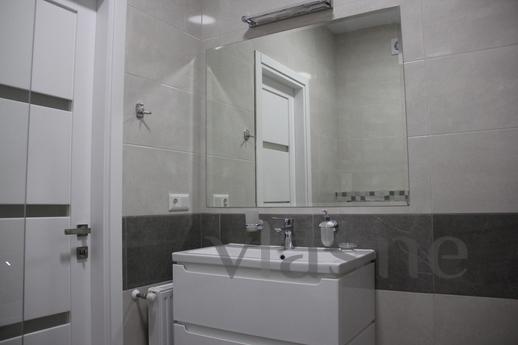 Deluxe Apartment 2, Odessa - apartment by the day