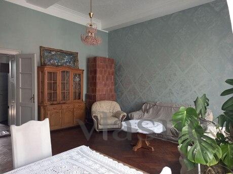 Nezvichaina 3-room apartment in Uzhgorod, Uzhhorod - apartment by the day