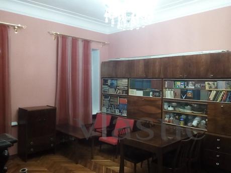 Rent 2-room apartment in the center, (me, Kharkiv - apartment by the day