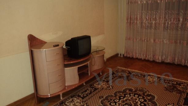 1-bedroom apartment renovated, furniture and appliances. Wel