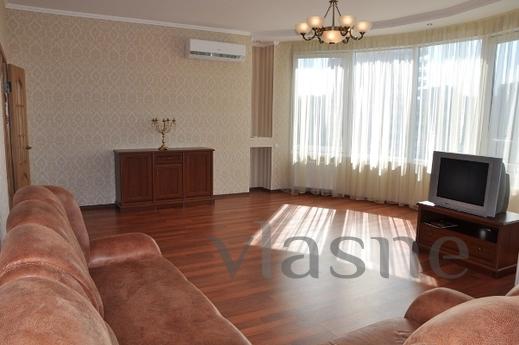 We offer rent-bed apartment for rent in Arcadia. Living Room