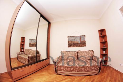 Cozy one bedroom at the Opera House, Odessa - apartment by the day