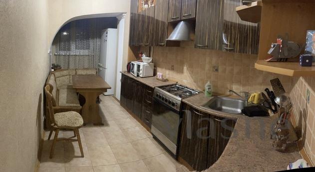 Rusanivka 1-bedroom, Kyiv - apartment by the day