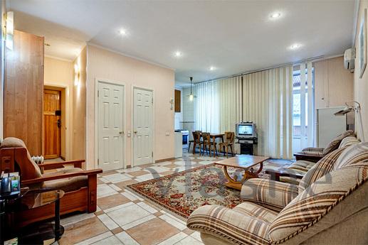 The apartment is located in the city center near Khreshchaty