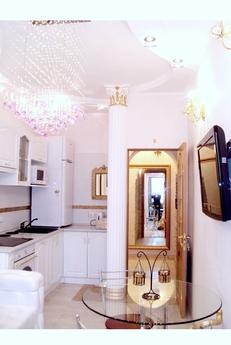 VIP apartment in the seaside city Ilyich, Chernomorsk (Illichivsk) - apartment by the day
