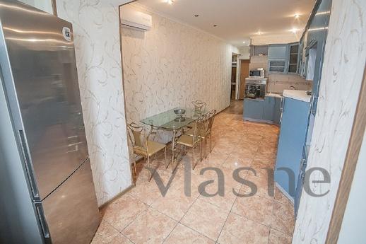 VIP apartment for rent, Chernomorsk (Illichivsk) - apartment by the day