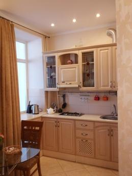 2 BR apartment with patio and parking, Sevastopol - apartment by the day