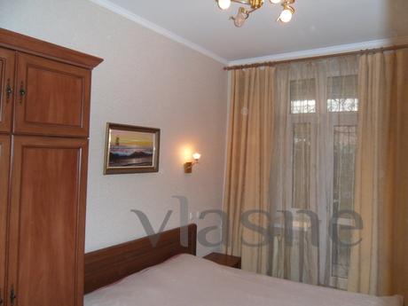 2 BR apartment with patio and parking, Sevastopol - apartment by the day