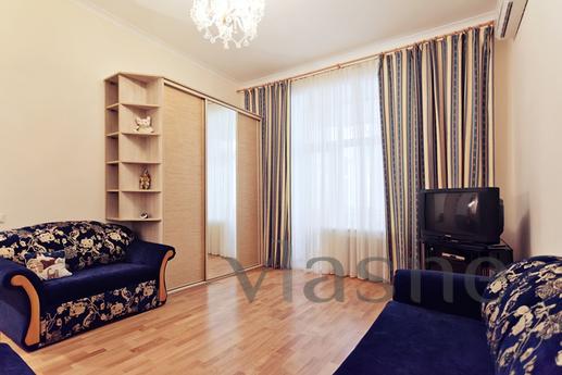 Rent an apartment in the center, Kyiv - apartment by the day