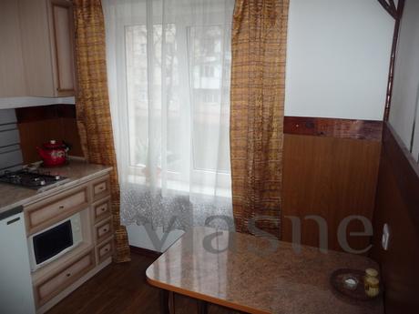 Clean, comfortable apartment with repair, Chernivtsi - apartment by the day