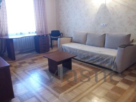 3 bedroom apartment near the metro, Kyiv - apartment by the day