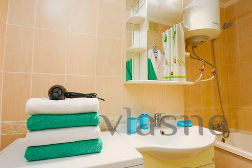 Chic, spacious 3-room apartment, Kostanay - apartment by the day