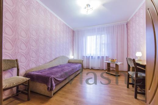 3-bedroom apartment near the metro stati, Kyiv - apartment by the day