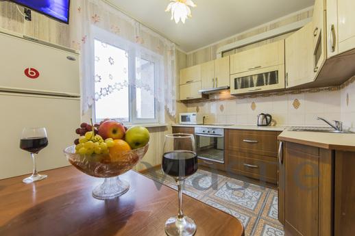 3-bedroom apartment near the metro stati, Kyiv - apartment by the day