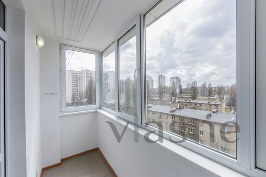 1-room apartment near the high-speed tra, Kyiv - apartment by the day